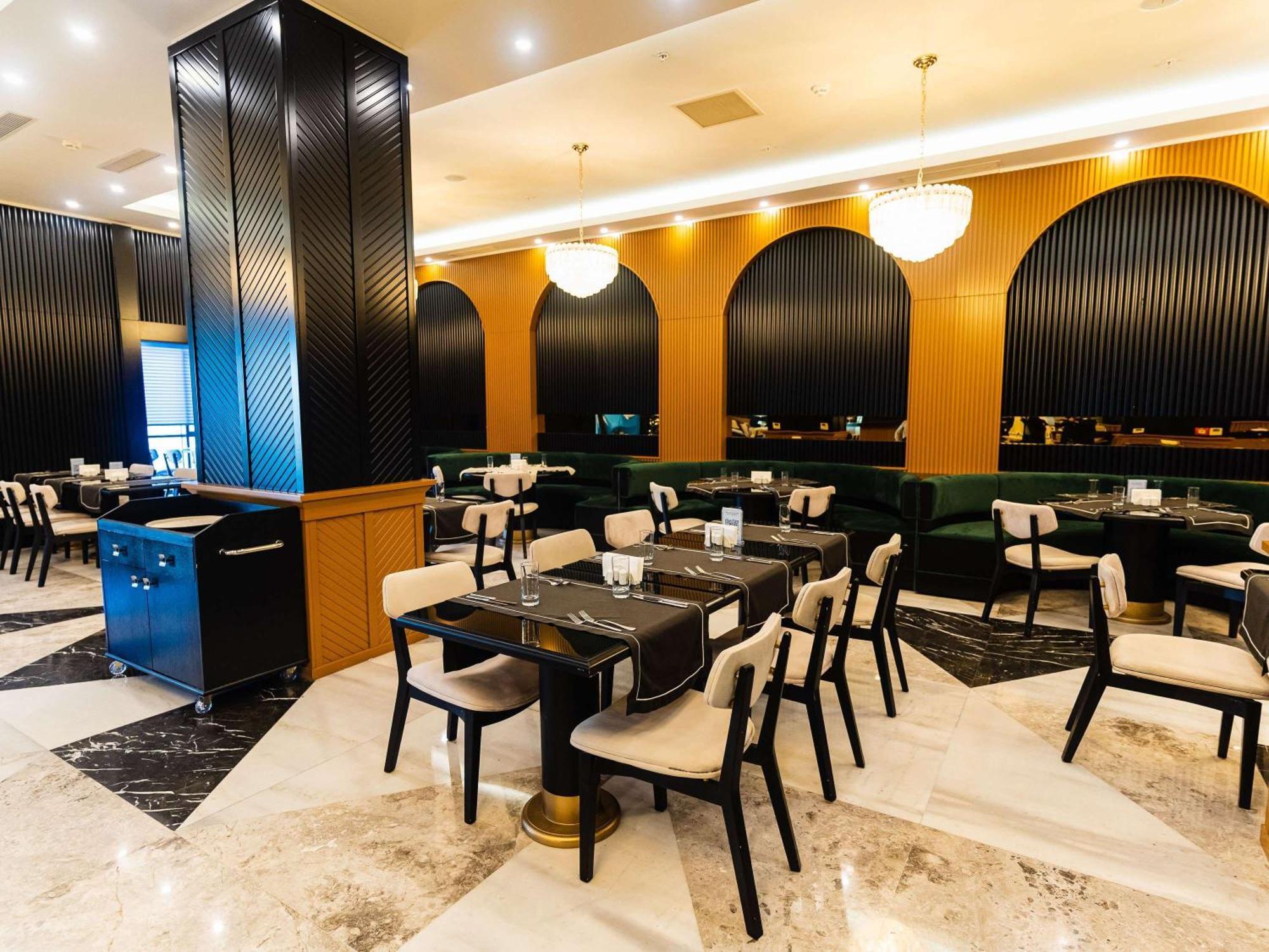 Mercure Baku City Exterior foto